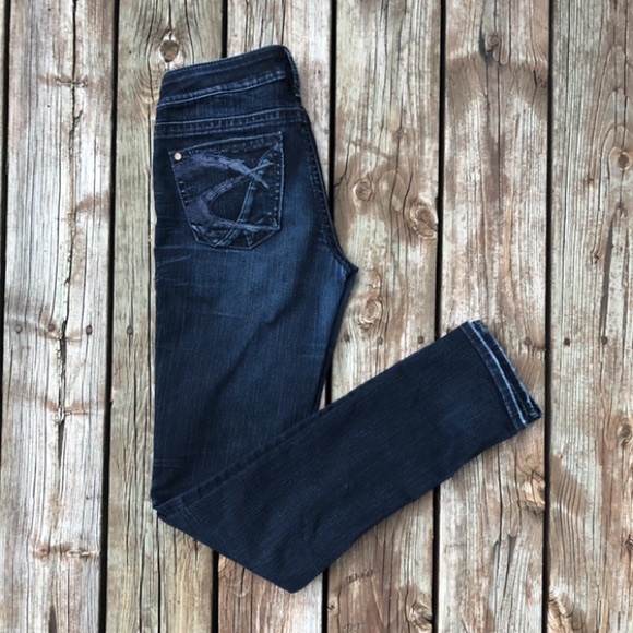 Silver Jeans Size 28 - Picture 2 of 9